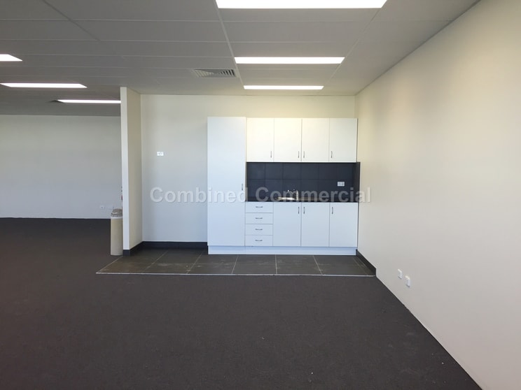 Click to view all images 25 Waler Crescent Smeaton Grange NSW 2567 - Image 3