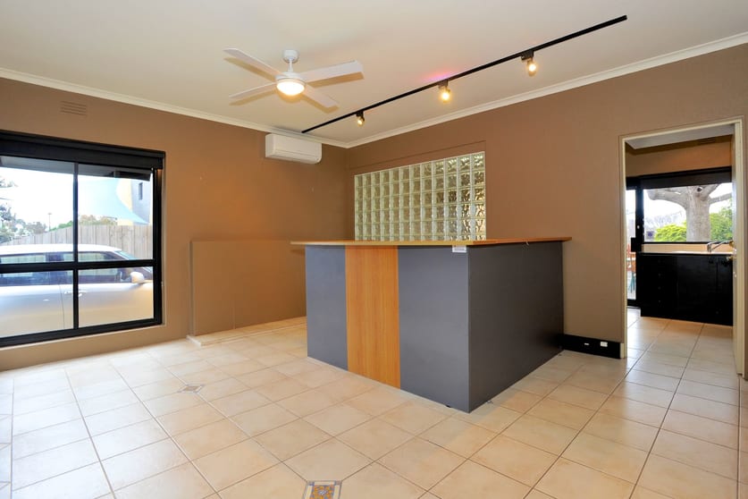 Click to view all images 379A Nepean Highway Frankston VIC 3199 - Image 2