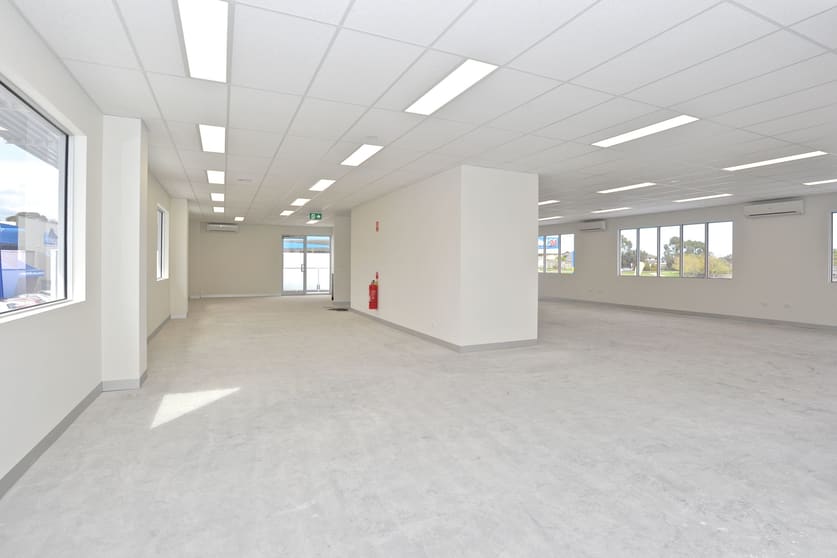 Click to view all images Level 1/201 Mornington Tyabb Road Mornington VIC 3931 - Image 2