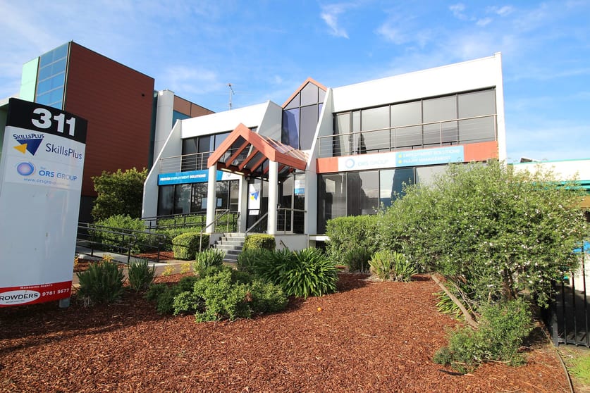 Click to view all images 4/311-313 Main Street Mornington VIC 3931 - Image 2