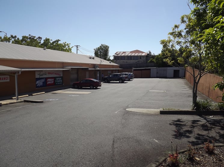Click to view all images Stafford QLD 4053 - Image 2