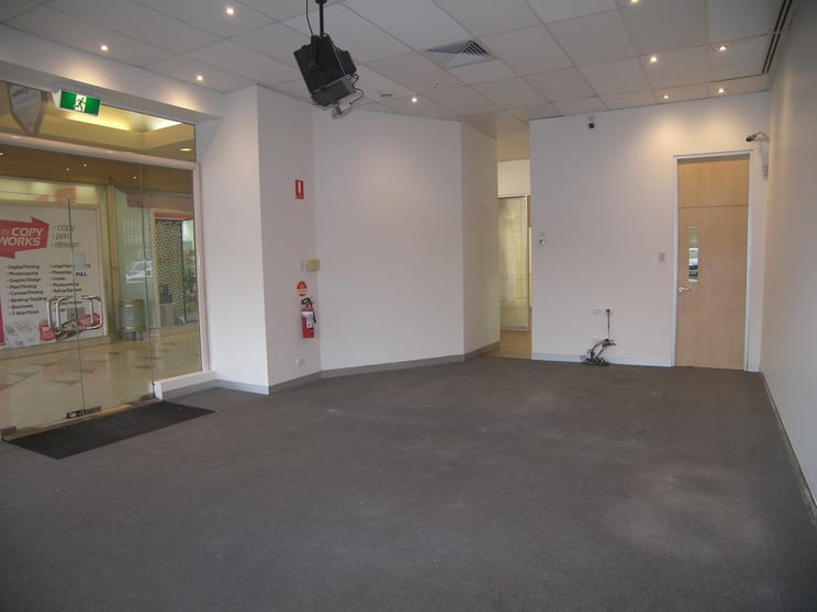 Click to view all images 10 Queen Street Bendigo VIC 3550 - Image 3