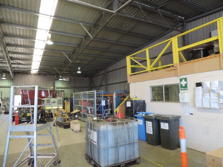 Click to view all images 33 Hope Valley Road Naval Base WA 6165 - Image 3