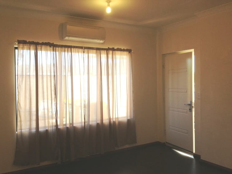 Click to view all images U3 (rear)/58 Coolamon Blvd Ellenbrook WA 6069 - Image 2
