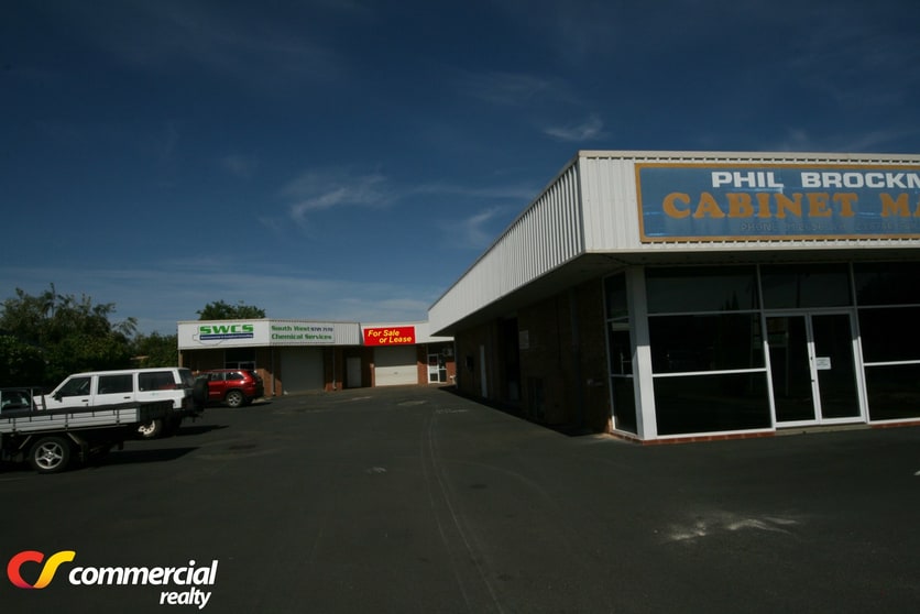 Click to view all images Unit 3 & 4/4 Mummery Crescent East Bunbury WA 6230 - Image 3