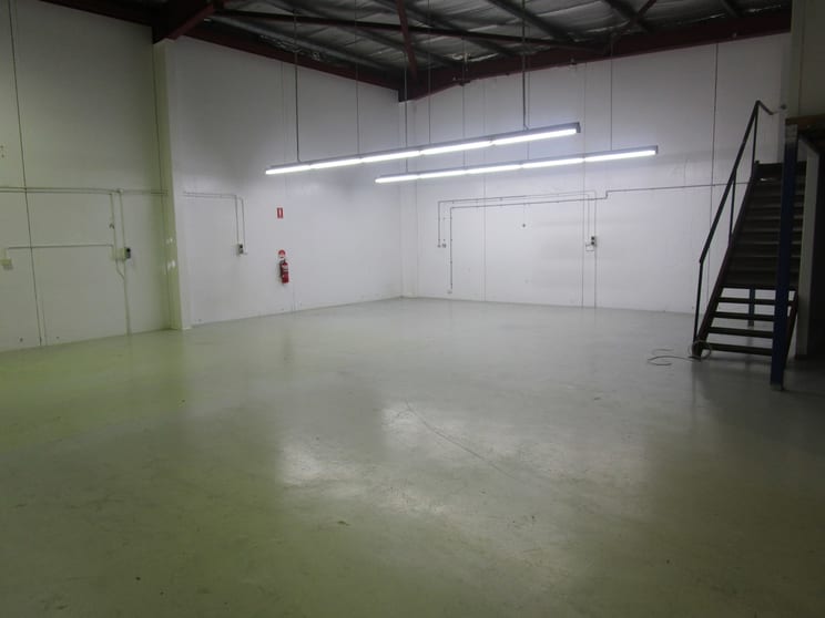 Click to view all images Kirrawee NSW 2232 - Image 2