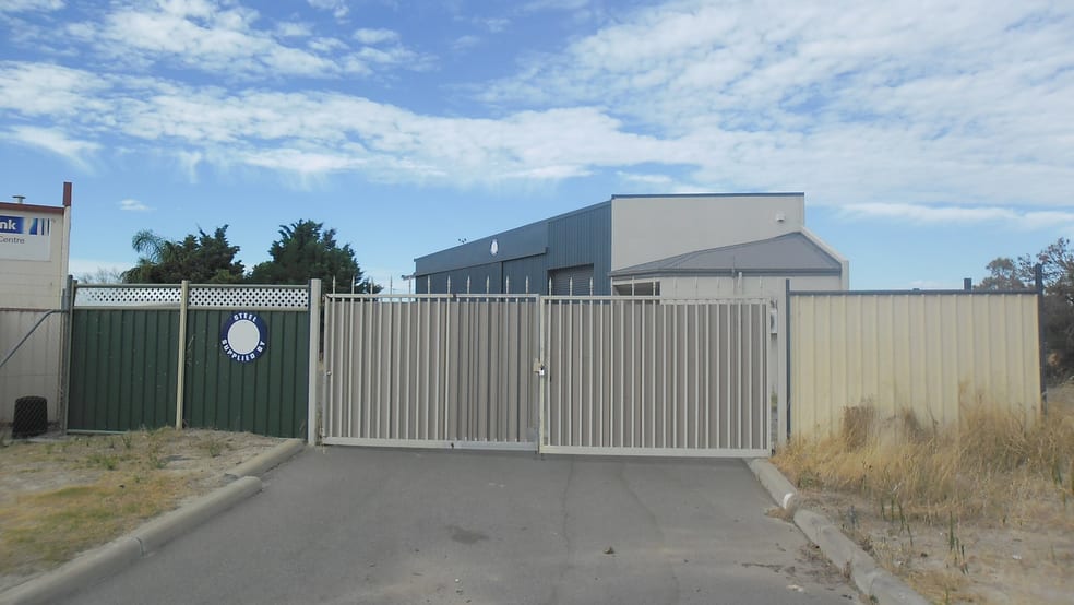 Click to view all images 23 Galbraith Loop Falcon WA 6210 - Image 2