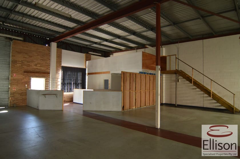 Click to view all images 1/6 Pendrey Court Woodridge QLD 4114 - Image 2