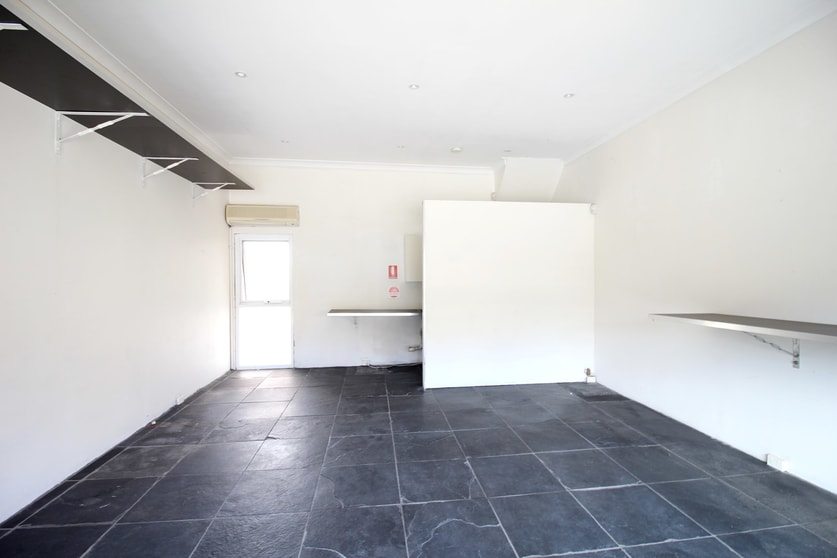 Click to view all images 693A Old South Head Road Vaucluse NSW 2030 - Image 3