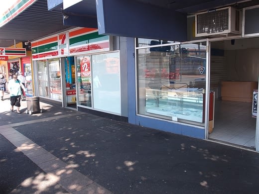 Click to view all images 70 Young Street Frankston VIC 3199 - Image 2