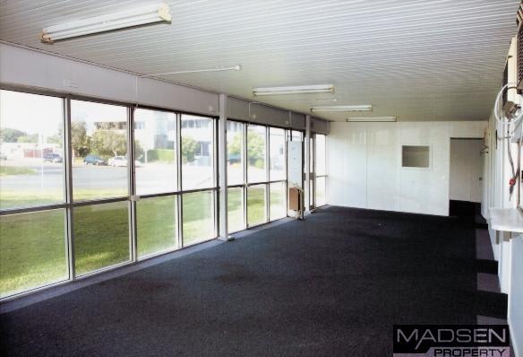 Click to view all images 21 Lombank Street Acacia Ridge QLD 4110 - Image 3
