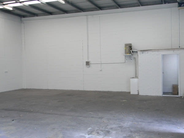 Click to view all images 4/22 Industry Drive Tweed Heads NSW 2485 - Image 3