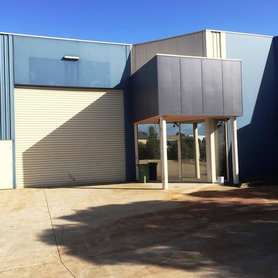 2/1 Len Thomas Place Narre Warren VIC 3805 - Image 2