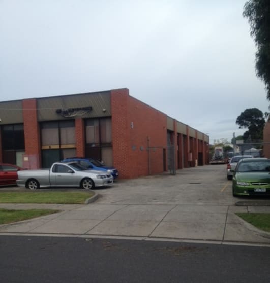 Click to view all images 3/5 Shearson Crescent Mentone VIC 3194 - Image 2