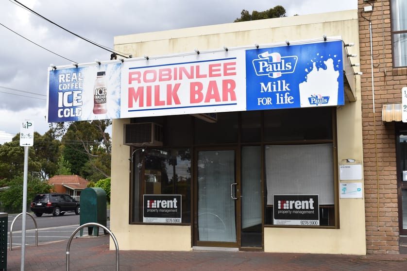 Click to view all images 1 Robinlee Avenue Burwood East VIC 3151 - Image 2