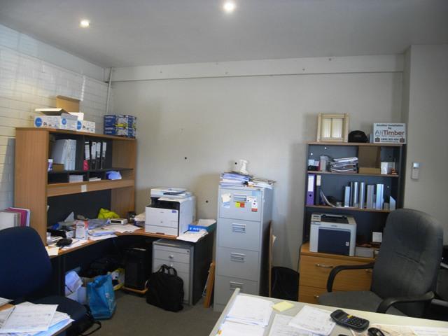 Click to view all images 1/117 Ewing Street Welshpool WA 6106 - Image 2