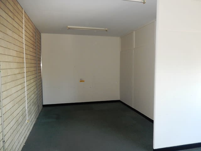 Click to view all images Unit 5/207 Bank Street East Victoria Park WA 6101 - Image 3