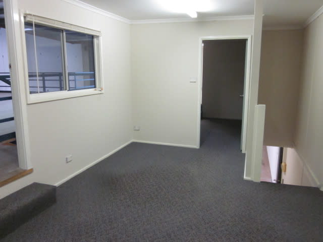 Click to view all images 6/13-15 Mill Road Campbelltown NSW 2560 - Image 3