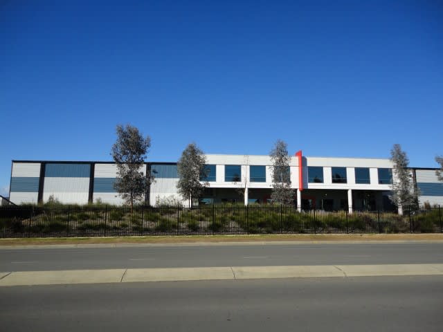 Click to view all images Unit 2/34-38 Anzac Avenue Smeaton Grange NSW 2567 - Image 2