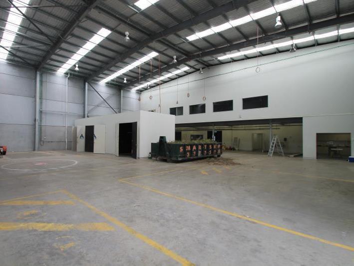 Click to view all images 2 to 4 Ron Boyle Cres Carole Park QLD 4300 - Image 2