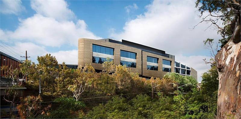 Click to view all images Hawthorn VIC 3122 - Image 2