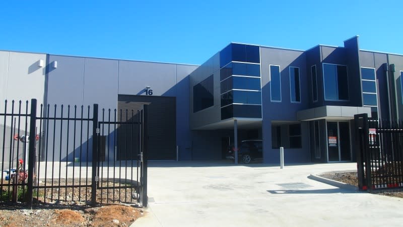 Click to view all images 16 Arctic Court Keysborough VIC 3173 - Image 1