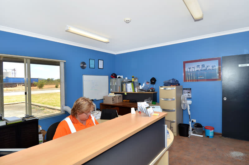 Click to view all images 69 Pendeen Road Albany WA 6330 - Image 3