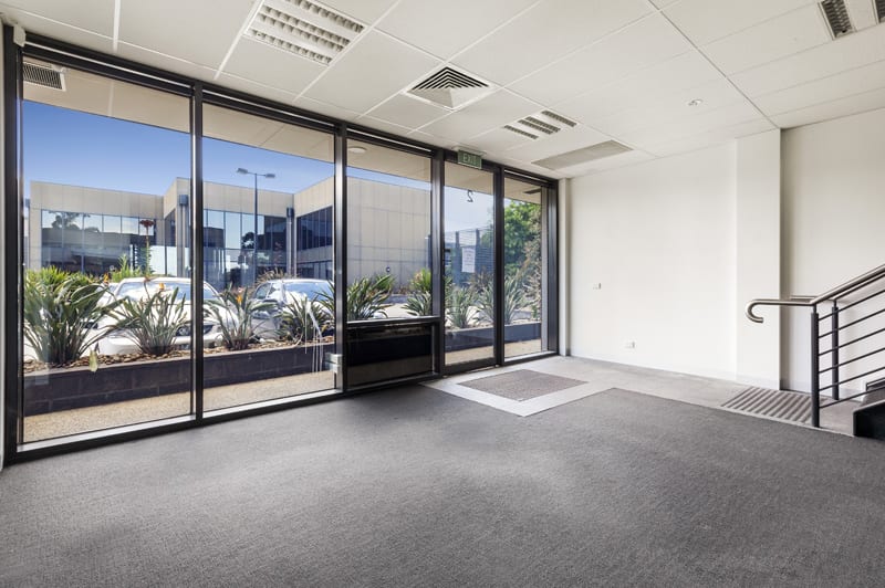 Click to view all images 2/202 Ferntree Gully Road Notting Hill VIC 3168 - Image 3