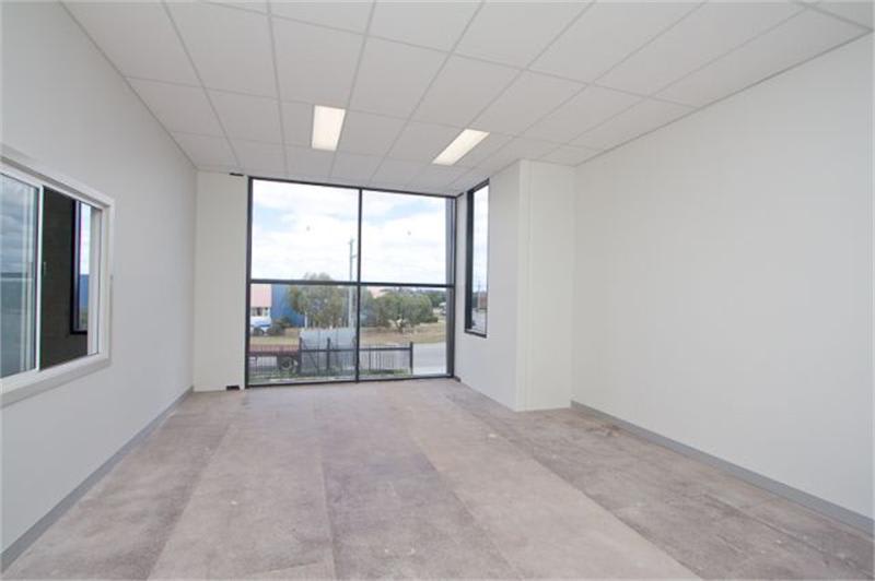 Click to view all images 8/7-8 Len Thomas Place Narre Warren VIC 3805 - Image 3