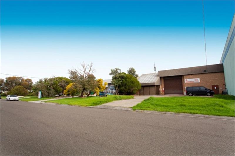 Click to view all images 10 Jarrah Drive Braeside VIC 3195 - Image 1