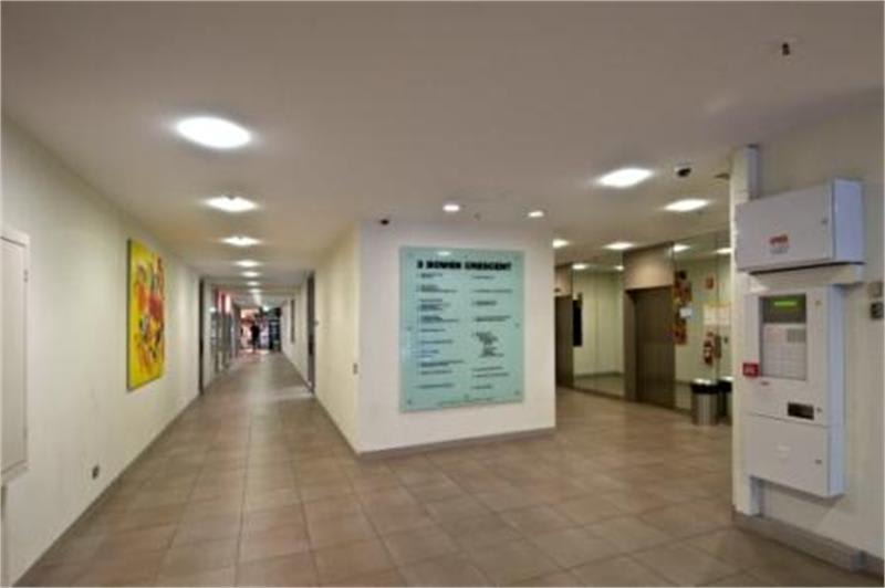 Ground Floor/3 Bowen Crescent Melbourne (st Kilda Rd) VIC 3004 - Image 2