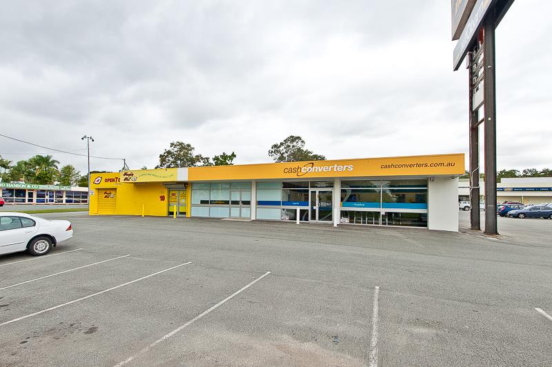 Click to view all images Cannon Hill QLD 4170 - Image 1