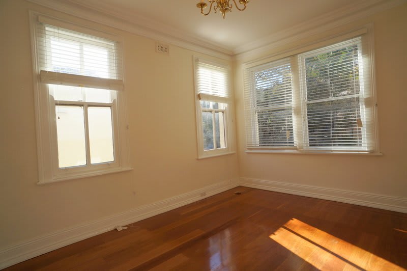 Click to view all images 8 Moore Park Road Paddington NSW 2021 - Image 3