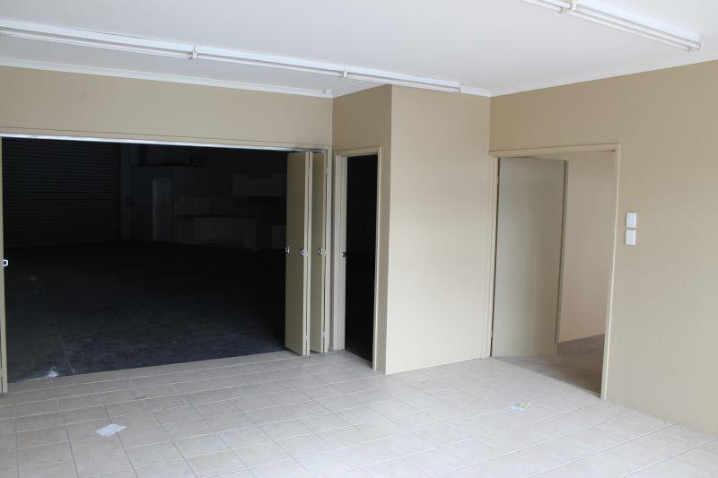 Click to view all images 1/21-23 Enterprise Avenue Berwick VIC 3806 - Image 2