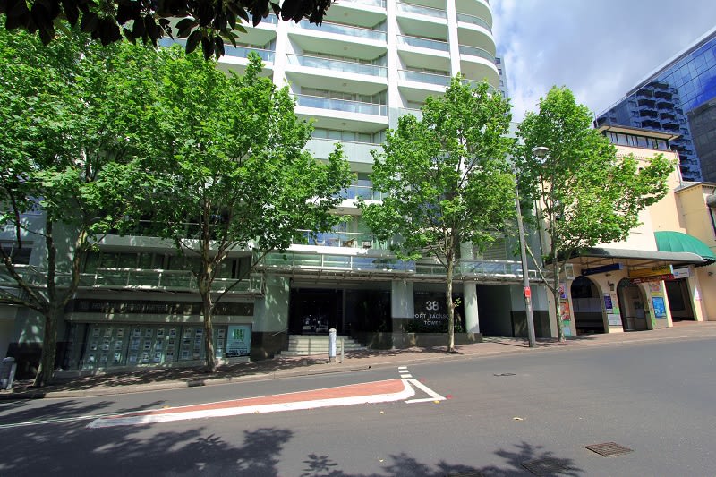 Click to view all images 38 Alfred Street Milsons Point NSW 2061 - Image 1
