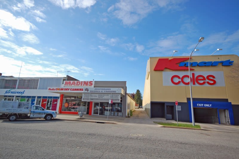 492A Townsend Street Albury NSW 2640 - Image 2