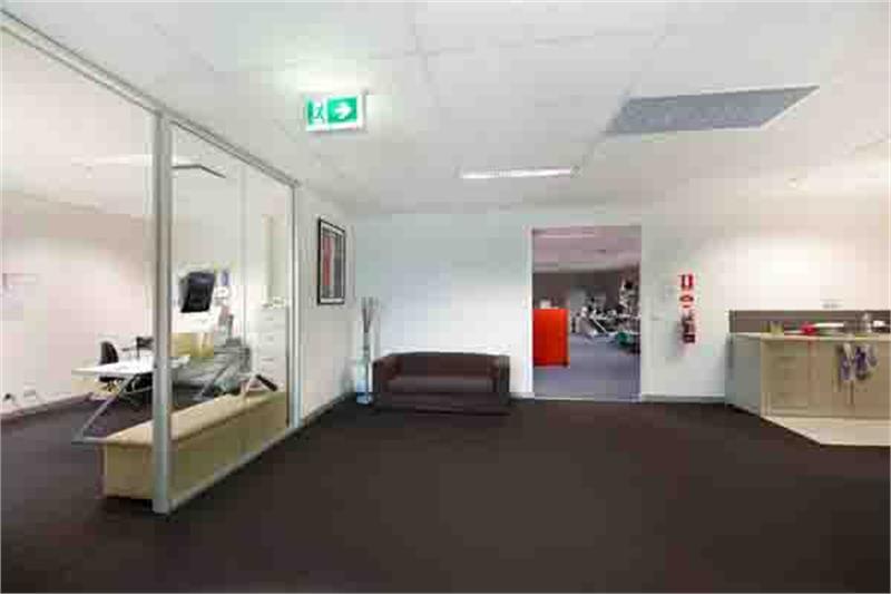Click to view all images 3/11-13 Phillip Court Port Melbourne VIC 3207 - Image 3