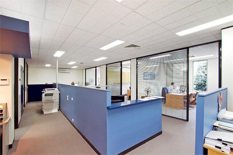 Click to view all images 587 Canterbury Road Surrey Hills VIC 3127 - Image 3