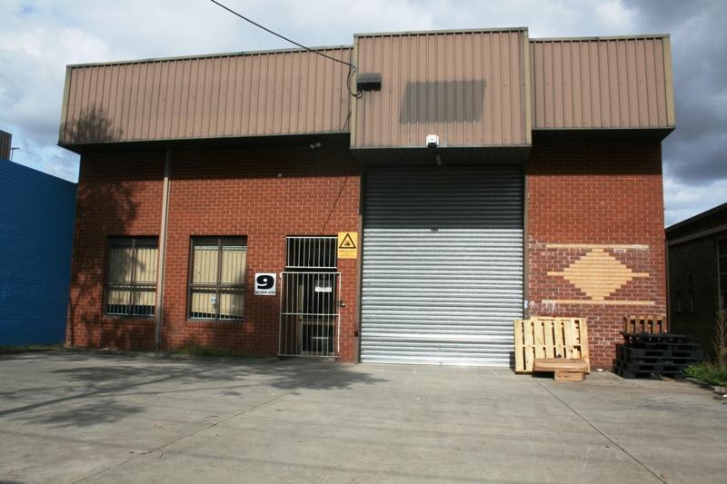 Click to view all images 9 Crissane Road Heidelberg West VIC 3081 - Image 2
