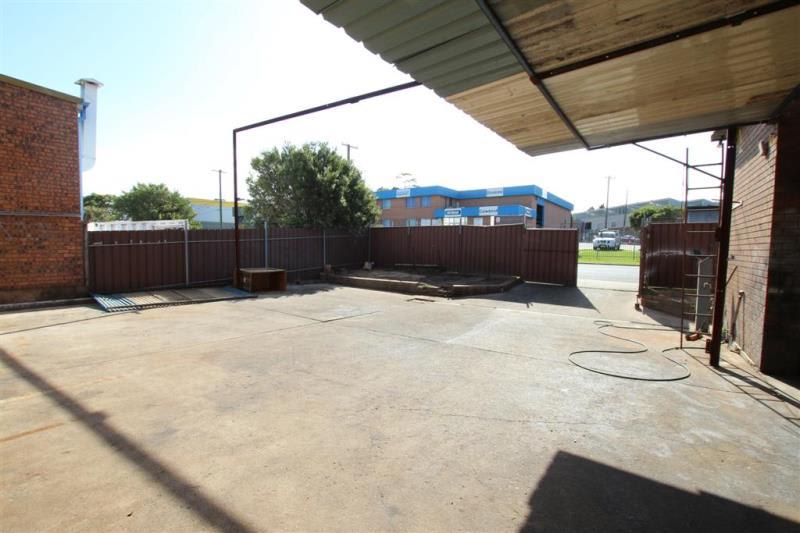 Click to view all images 2 Stuart Street Padstow NSW 2211 - Image 2