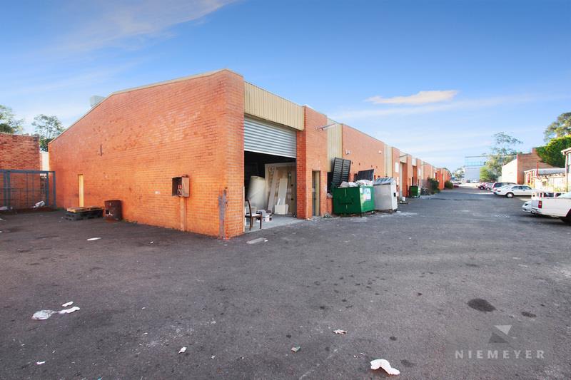 Click to view all images 88 Seville Street Fairfield East NSW 2165 - Image 1