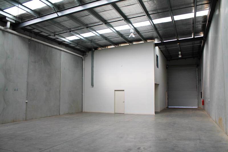 Click to view all images 7/35-41 Westpool Drive Hallam VIC 3803 - Image 3
