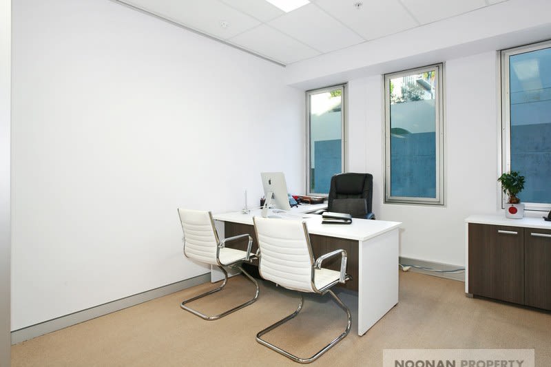 602/5 Hunter Street Sydney NSW 2000 - Image 3