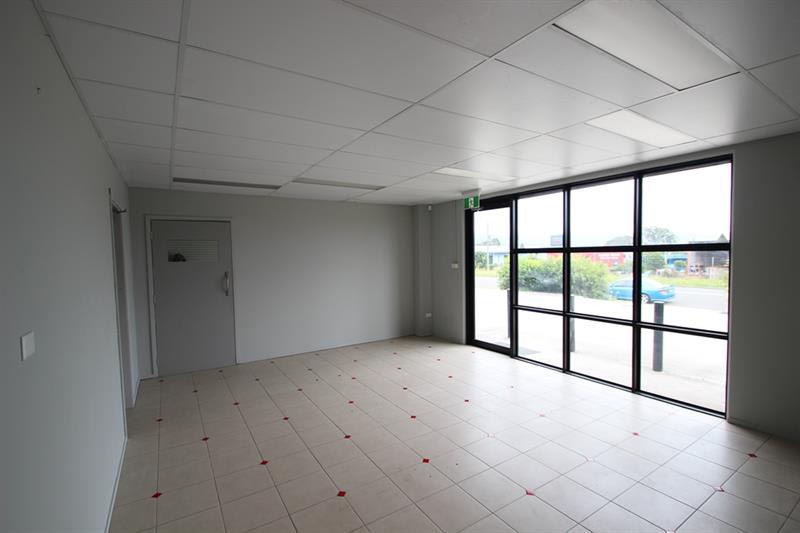 Click to view all images 1/45 Durgadin Dr Albion Park Rail NSW 2527 - Image 3