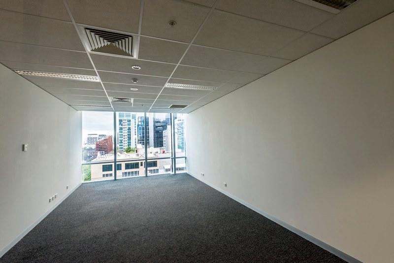 702/2 Queen Street Melbourne VIC 3000 - Image 3