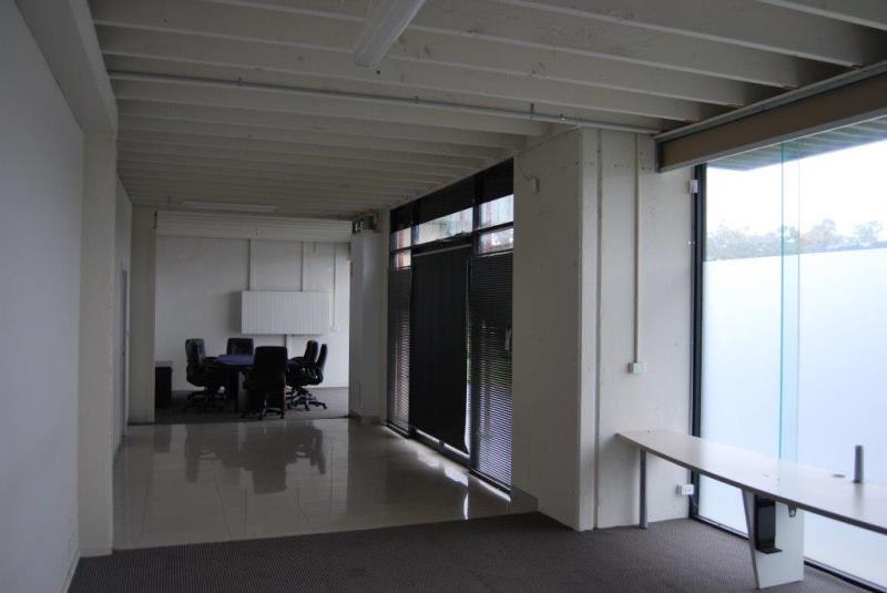 6/21-23 Enterprise Avenue Berwick VIC 3806 - Image 2