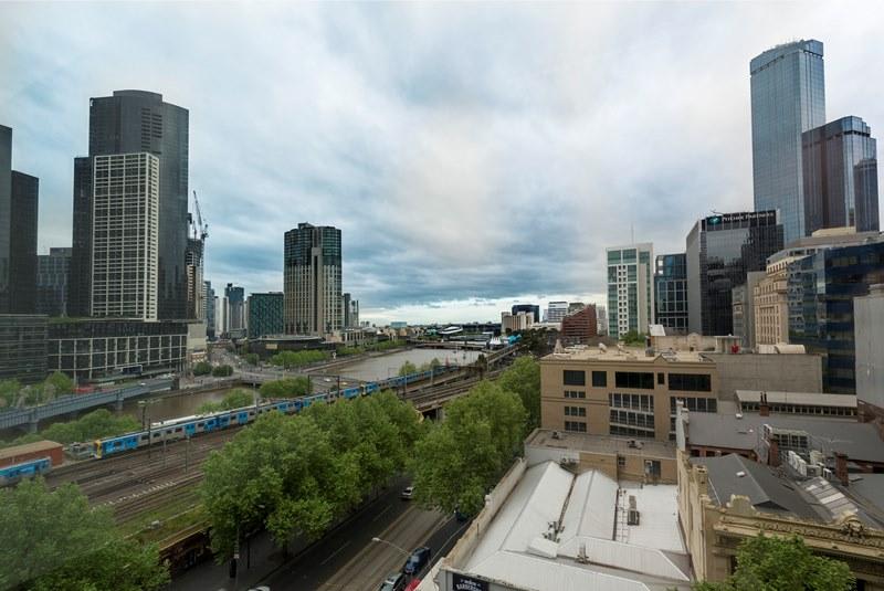 702/2 Queen Street Melbourne VIC 3000 - Image 2
