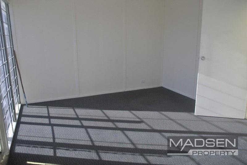 Click to view all images Richlands QLD 4077 - Image 2