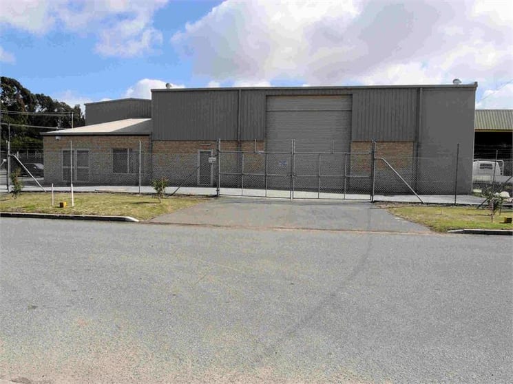 14 Somersby Street Welshpool WA 6106 - Image 2