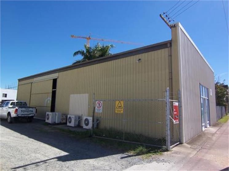 8 Carlyle Street Mackay QLD 4740 - Image 1